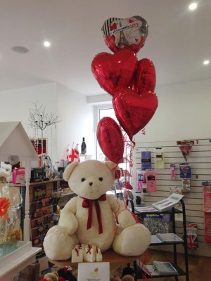 Giant-teddy-Valentines-1
